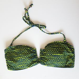 🆕️Green & Navy Bikini Top Size Medium